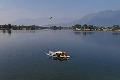 Houseboat stays on tranquil lakes is one of the best things to do in Srinagar in summer.