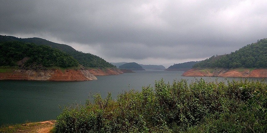 The Idukki reservoir is one of the most scenic places to visit in Kerala in February