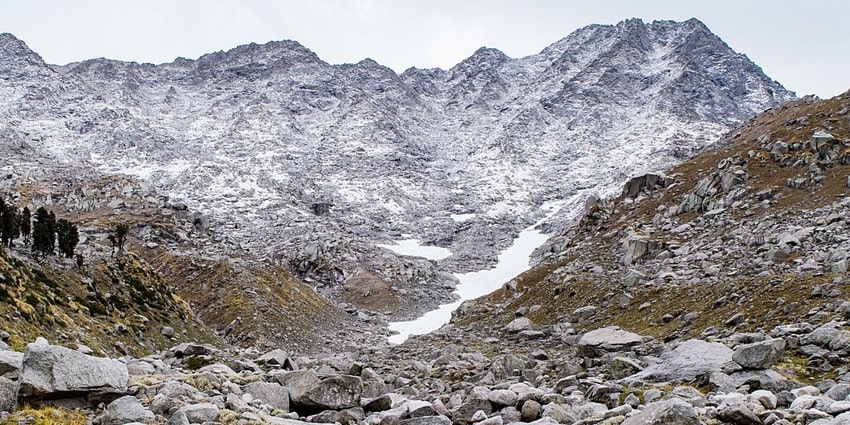 Exploring the rugged terrain of Indrahar Pass is one of the best things to do in Kangra.