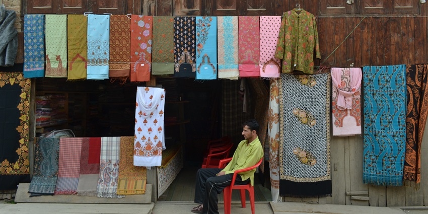 A local handicraft shop from where one can indulge in shopping spree and buy souvenirs.