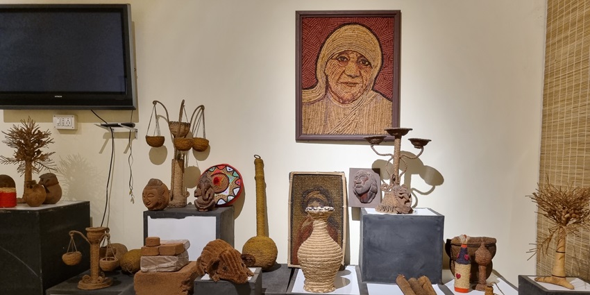 Exhibits at the International Coir Museum showcasing coir crafts and traditional tools.