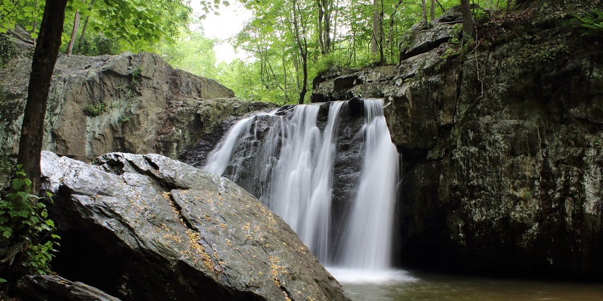 Visiting the Irachilpara Waterfalls is one of the best things to do in Kanthalloor.