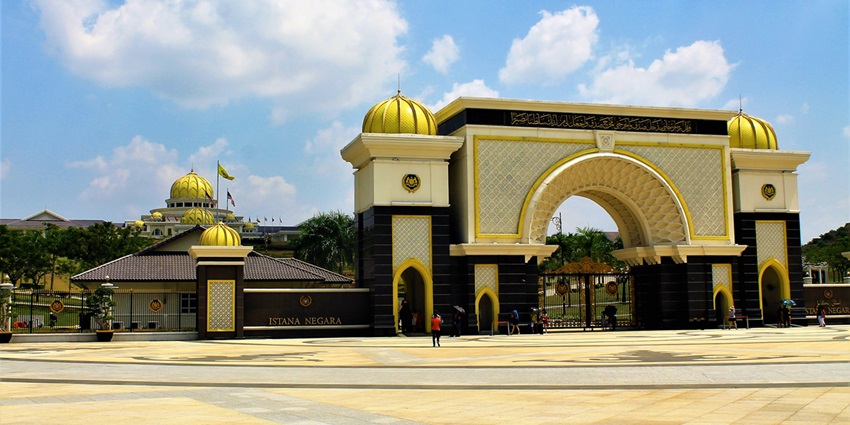 Visiting the Istana Negara is one of the must on your itinerary of things to for history buffs