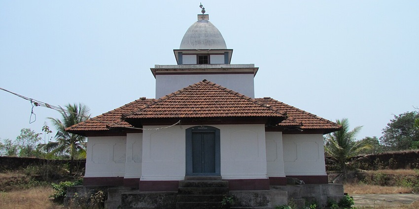 Kasargod in Kerala has some of the most beautiful Jain temples to visit.