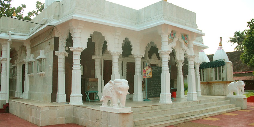When in Kerala, visit some of the best Jain temples are in Alleppey.