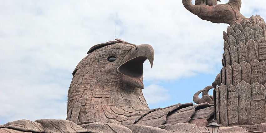 A mesmerising view of the sculpture of Jatayu Earth's Centre during the daytime.