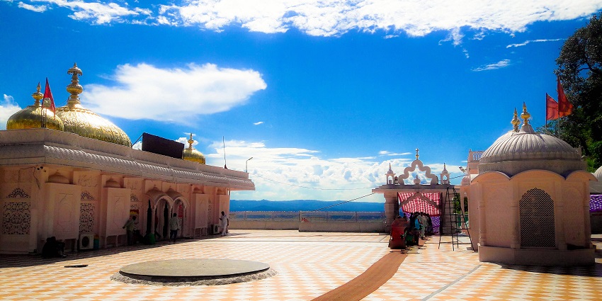 The upper view of the Jawala Devi Temple, one of the places to visit near Chintpurni.
