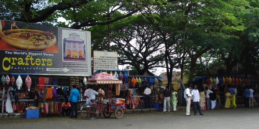 A view of the teeming Jew town decked with shops selling traditional handicrafts and more.