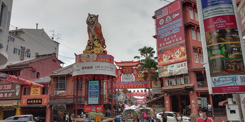 Jonker Street is one of the best places to visit in Malacca for a cultural experience.
