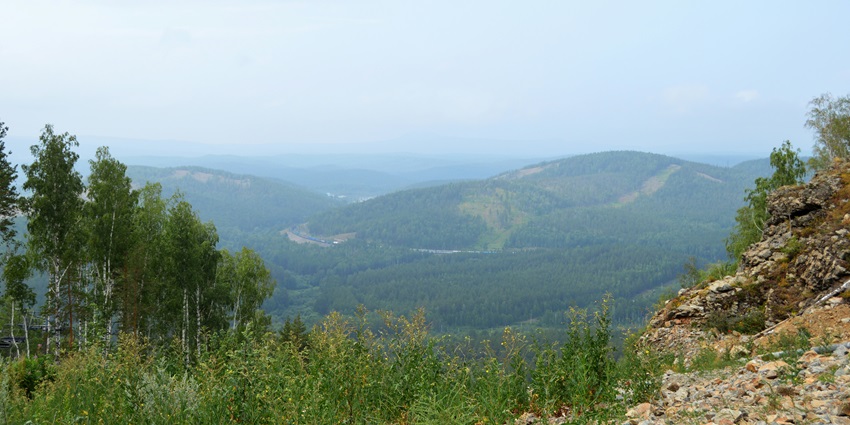Image of hill viewpoints with beautiful greenery - one of the hill stations in Kannur
