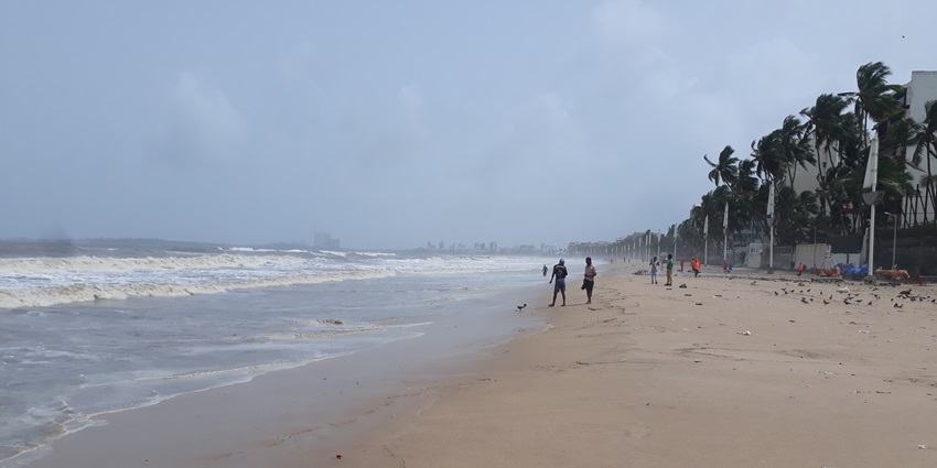 uhu Beach is one of the famous beaches in India which is known for its vibrant atmosphere