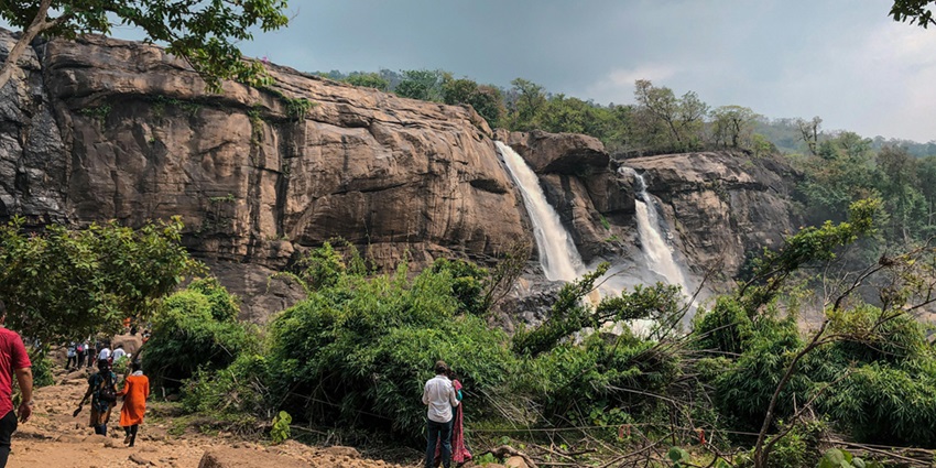 Explore alluring natural beauty of the popular Kainagiri Waterfall on your trip to Kerala