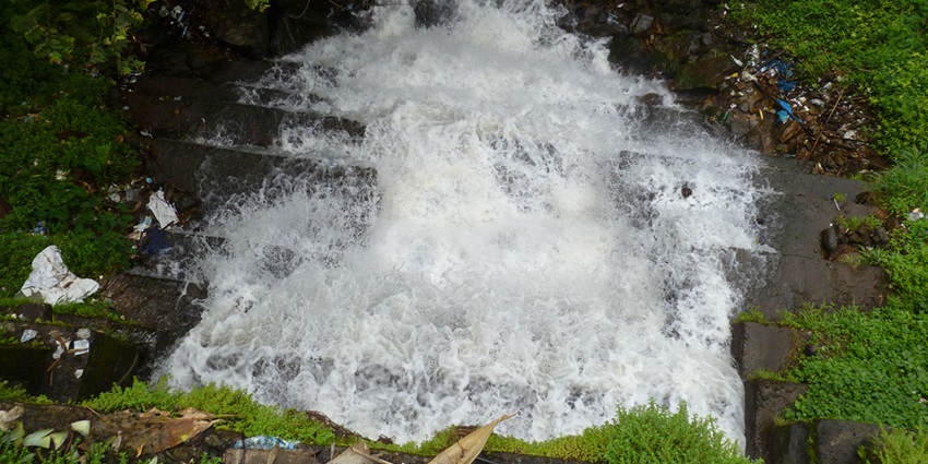 Visit the Kallar Vettiyar Waterfalls, one of the most famous waterfalls in Kerala