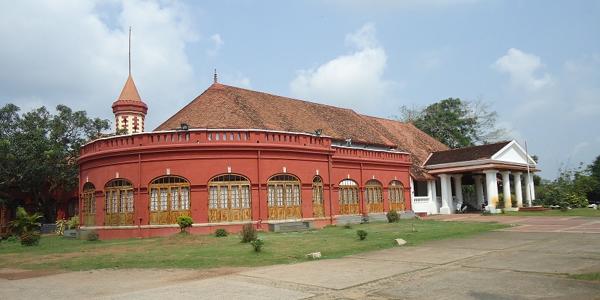 Kanakakunnu Palace is one of marvellous attractions to visit near Napier Museum.