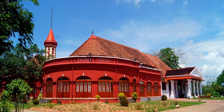Built during the reign of Travancore King Sree Moolam Thirunal, this palace is one of the best places to visit in Trivandrum.