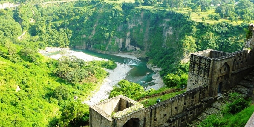 Visiting Kangra Hills is one of the best things to do in Kangra, Himachal Pradesh.