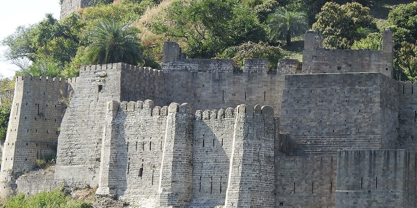Witness the grandeur of the magnificent Kangra Fort on your next vacation to Himachal