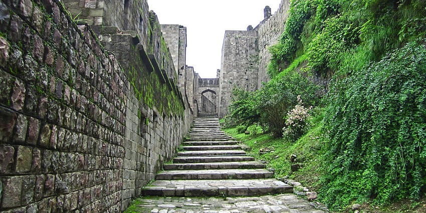Learn about history at the Kangra Fort, one of the things to do in Himachal Pradesh.