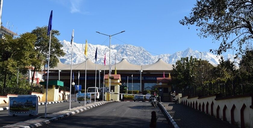 Hop on to an excursion amid Dhauladhar ranges, Kangra, for a unique experience.