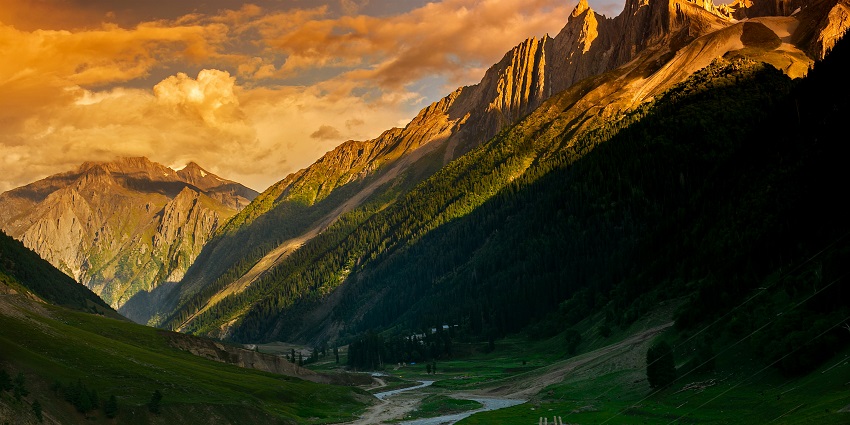 One of the less explored, this Pahalgam trekking route is recommended for beginners.
