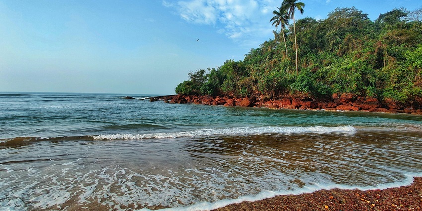 A view of Kannamkulangara Beach, one of the most beautiful beaches near Thrissur.