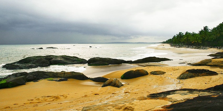 Relax with the mesmerising view of Kappad Beach one of the places to visit in Kozhikode.