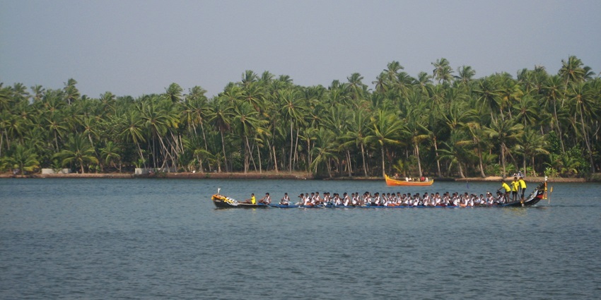 Get to enjoy boating and other fun activities in Kappil Lake located in Varkala, Kerala.