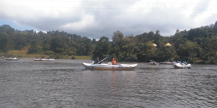 Get on an idyllic escape to the astonishing Karlad Lake near Wayanad Wildlife Sanctuary.