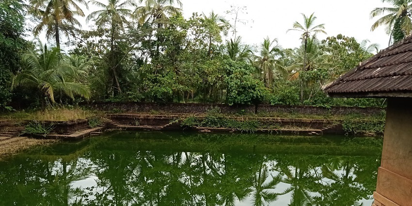 This temple attracts many tourists seeking blessings, being one of the best Kuttichathan temples in Kerala.