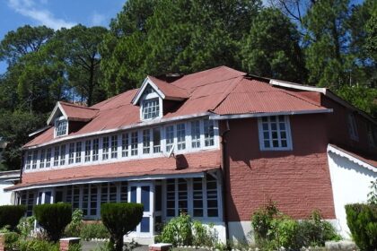 Colonial marvels like the Kasauli Circuit House are the best things to see here.