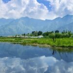 Dal Lake, one of the best places to visit in Kashmir in September vacation