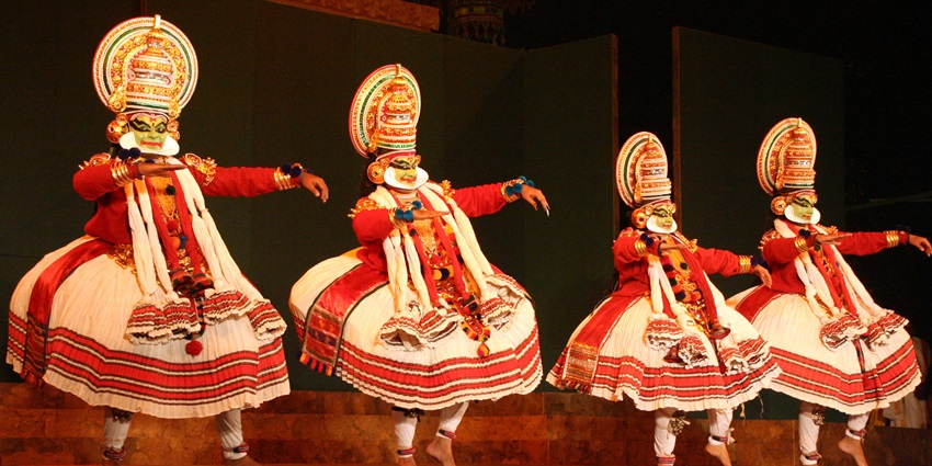 Witnessing the Kathakali dance performance is one of the best things to do in Fort Kochi.