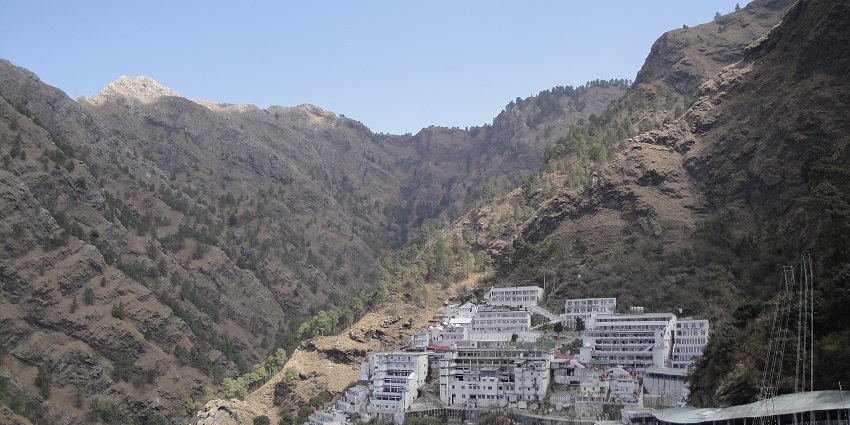 A picturesque view of Vaishno Devi temple in Katra, one of the attractions near Jammu