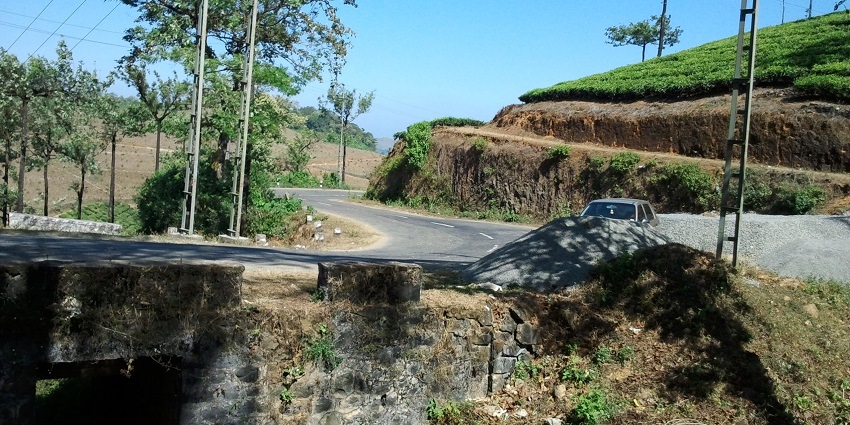 Get beautiful photos of the Murinjapuzha Waterfalls near the Kattapana Kuttikanam