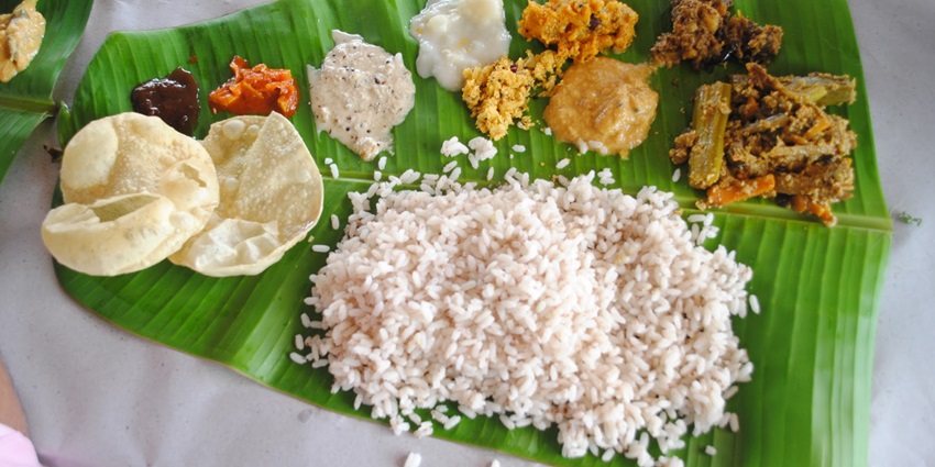 Enjoy the famous cuisines of Kerala, on your trip to Periyar National Park, Thekkady.