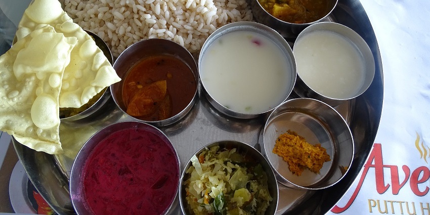 Kerala Thali is one of the most relishing delicacies you can have in these eatery options.