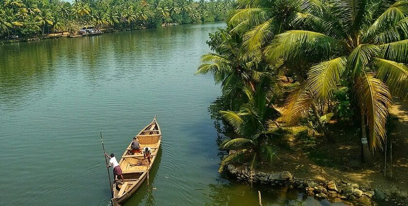 Witness the beauty of Kerala and its towns, as one of the best things to do in Kerala.