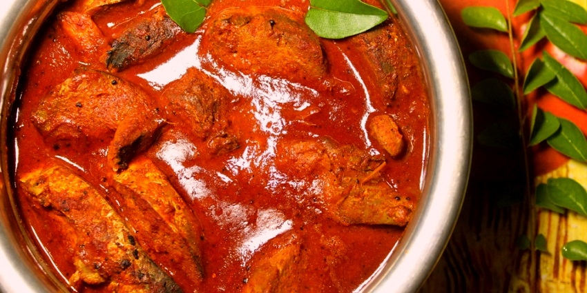Cherish your favourite cuisine in one of the restaurants near Cheraman Perumal Mosque.