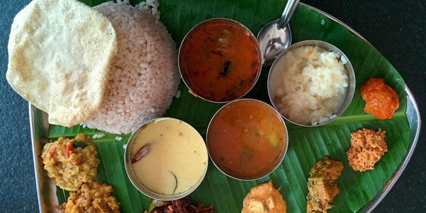 Enjoy the local Keralan cuisine at the traditional restaurants around this attraction