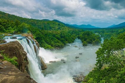 Keralamkundu Waterfalls are one of the unexplored treasures in Kerala, apt for a perfect break.