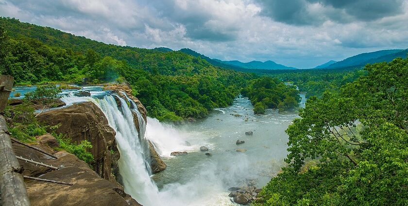 Keralamkundu Waterfalls are one of the unexplored treasures in Kerala, apt for a perfect break.