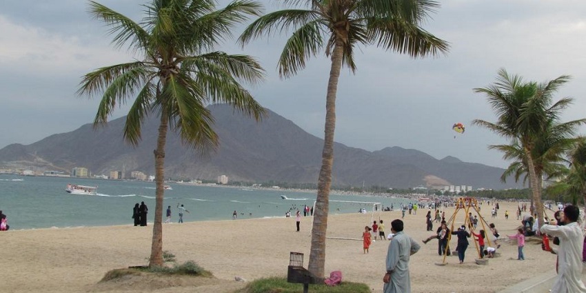 Khor fakkan beach is one of the ideal beaches in Dubai for swimmers and surfers to explore