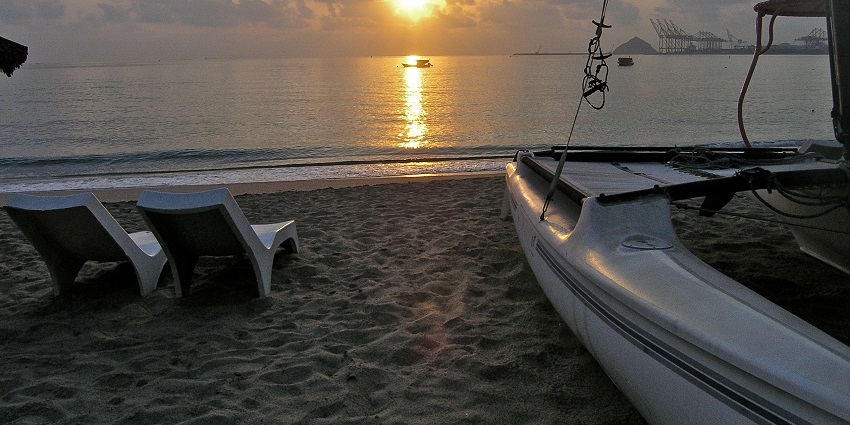Khor Fakkan is one of the most fascinating hidden beaches in UAE for travellers.