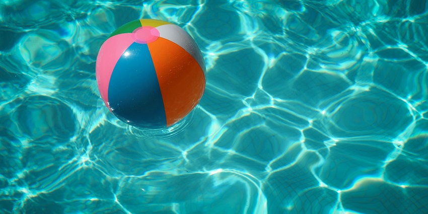 If you’re travelling with kids, then Green Thunder Theme Water Park has a pool for them.
