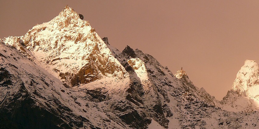 Picture of Kinnur mountain range during the sunrise - Things to do in Kalpa, Himachal