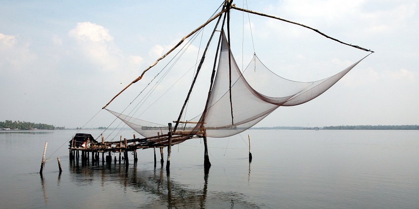 View of the Chinese fishing nets in Kochi, one of the places to visit in Kerala in November