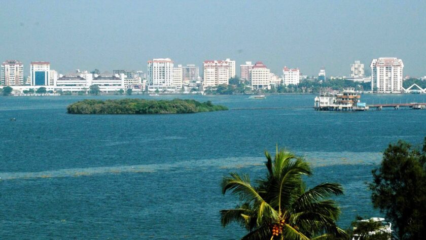 Scenic View of Kochi, clear water and blue sky - visit the best museum in Kochi.