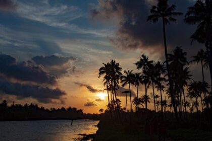 Explore the famous places for Kochi trip at Night for an unforgettable experience.