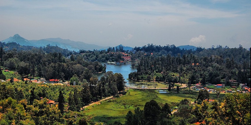 The scenic view of Upper Lake of Kodaikanal - Best Places to visit near Kerala