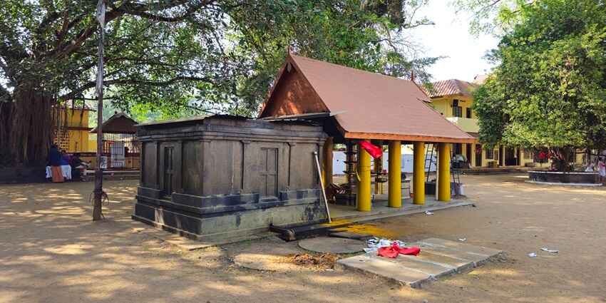 Kodungallur Bhagavathy Temple is one of the best places to visit around Kottapuram Fort.